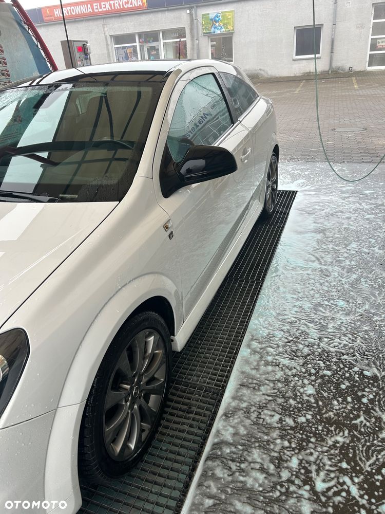 Opel Astra 2010 photo 3