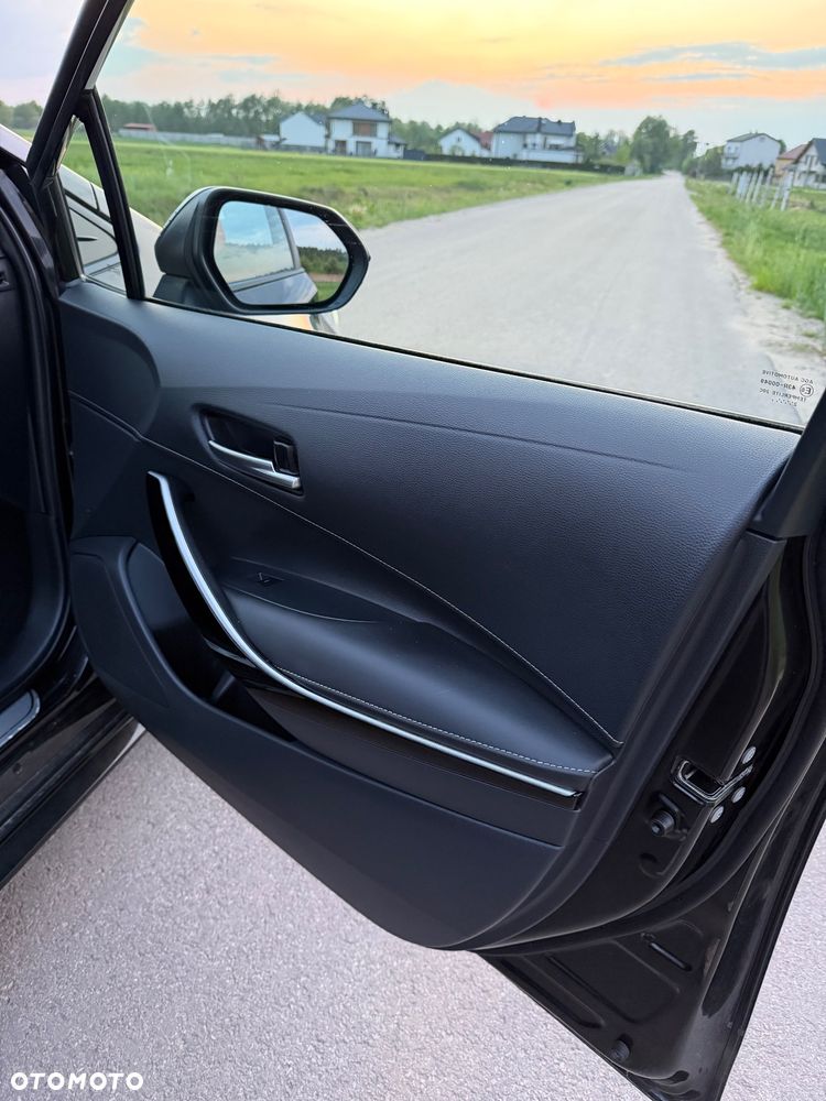 Toyota Corolla 1.8 Hybrid Club - 23