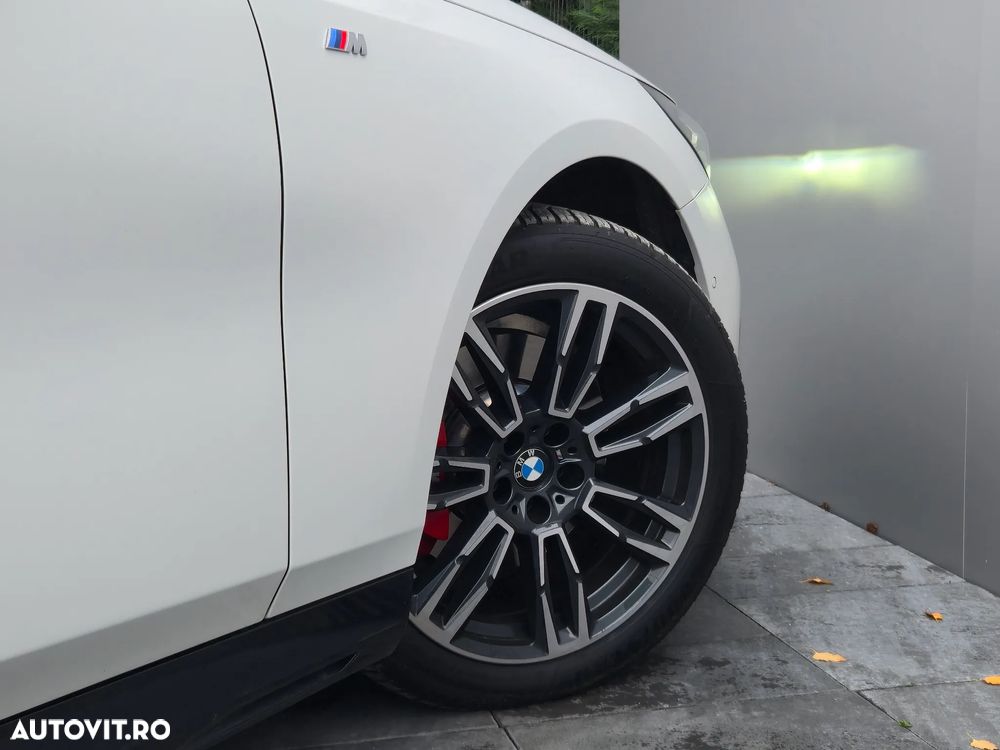 BMW Seria 5 520i Aut. M Sport Edition - 36