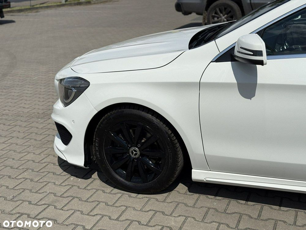 Mercedes-Benz CLA 180 AMG Line - 13