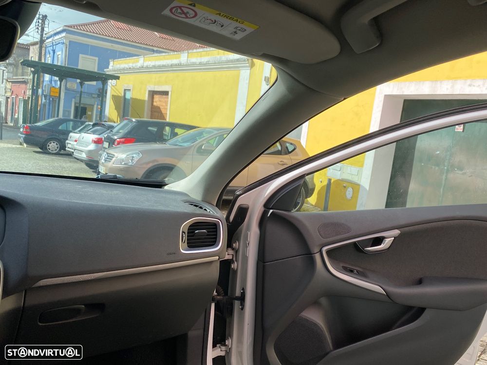 Volvo V40 Cross Country 1.6 D2 Kinetic Powershift - 24