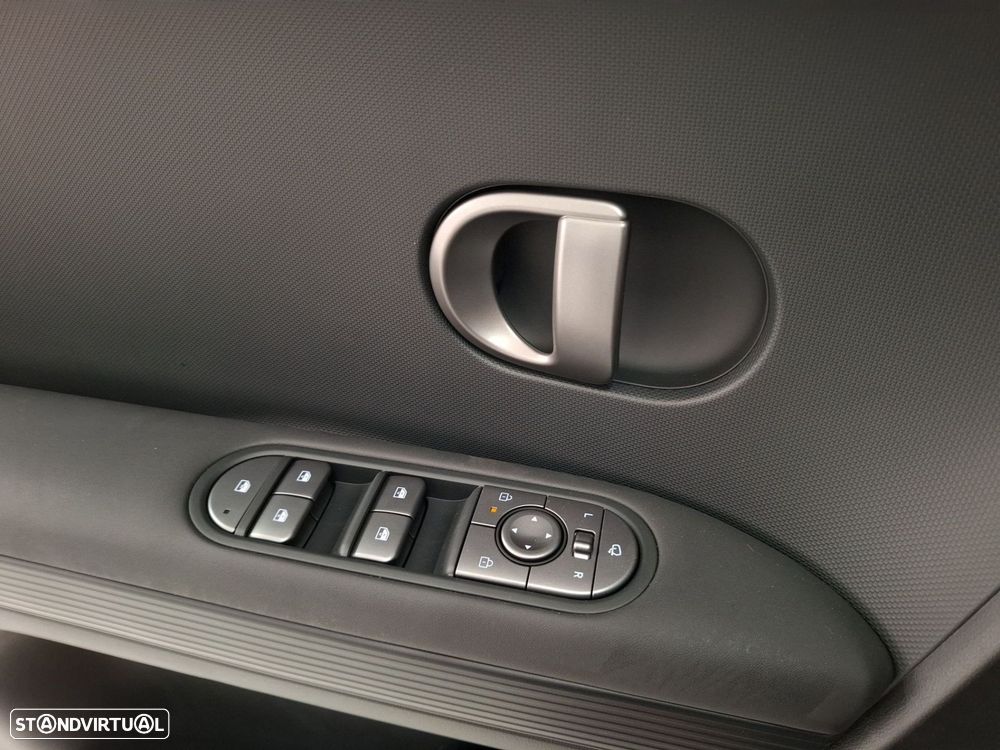Hyundai IONIQ 84 kWh Premium Plus — fotografia 25