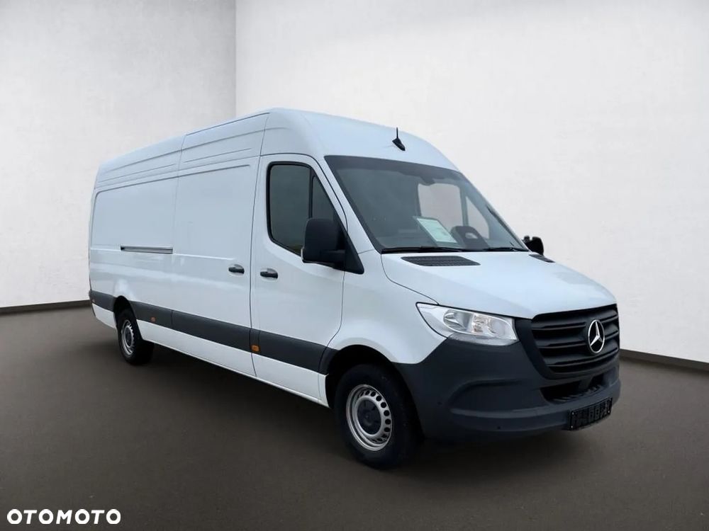 Mercedes-Benz Sprinter - 1