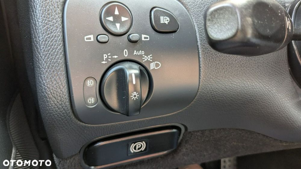 Mercedes-Benz CLK - 28
