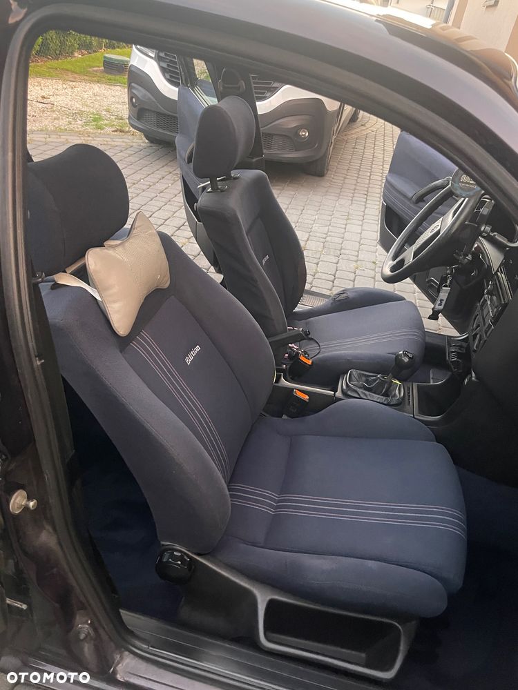 Volkswagen Passat 2.0 GT - 13