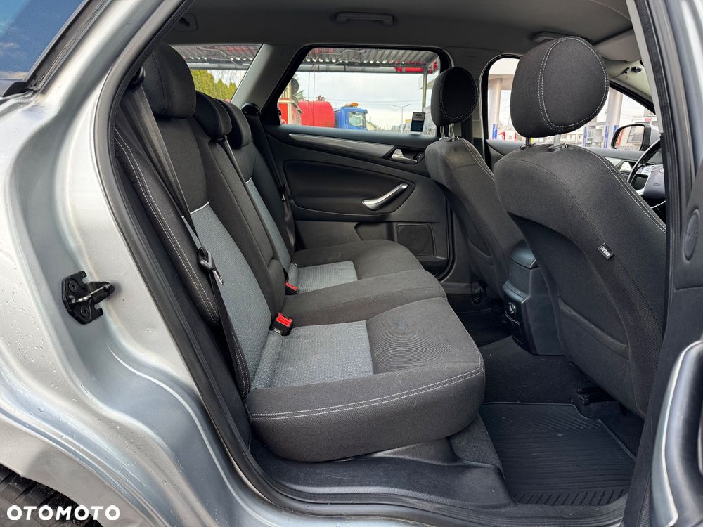 Ford Mondeo 1.6 Gold X - 17