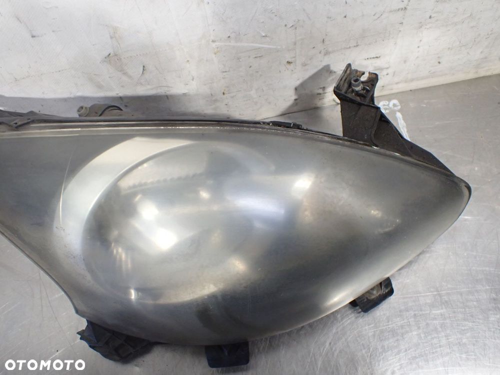 LAMPA PRAWA PRZEDNIA TOYOTA AYGO I 1.0 - 2