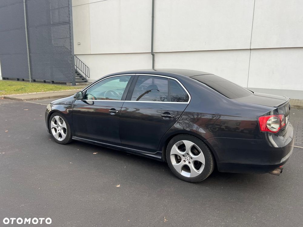 Volkswagen Jetta 2.0 Turbo FSI Sportline - 14