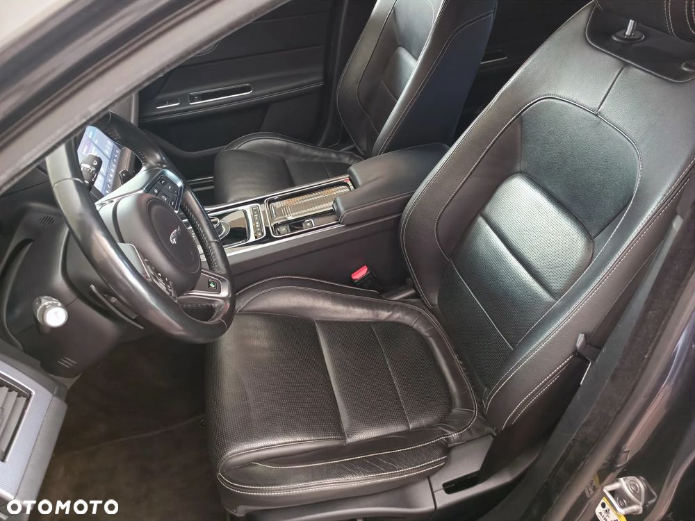 Jaguar XF 20d R-Sport Ingenium Edition - 29