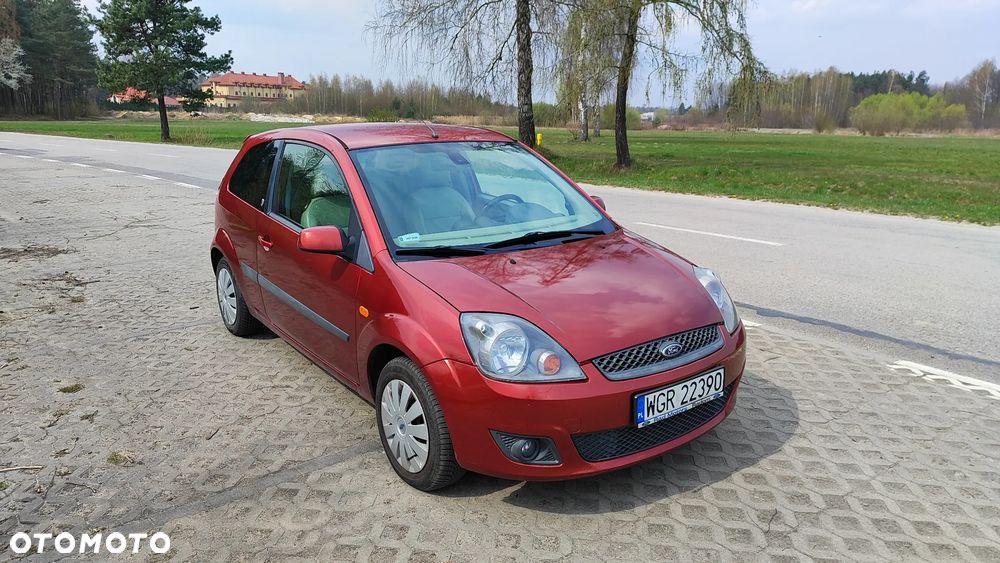 Ford Fiesta 1.6 TDCi Ghia - 12
