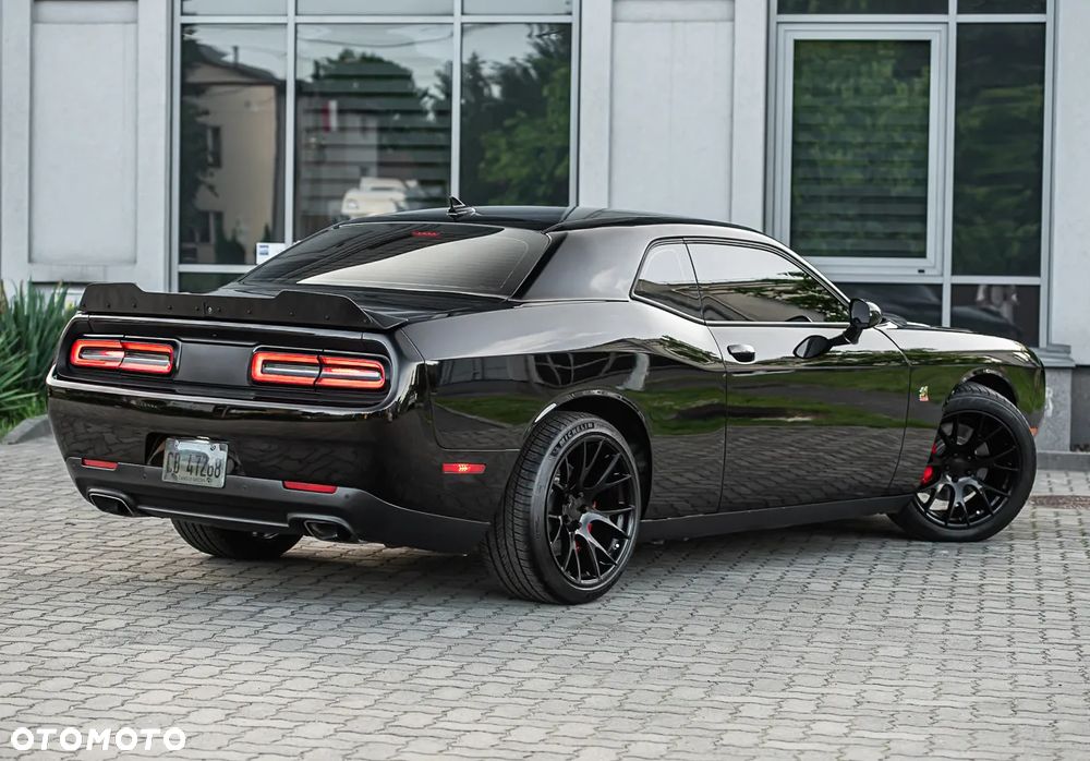 Dodge Challenger 6.4 Scat Pack - 13