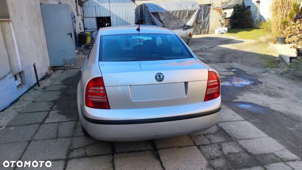 Skoda Superb 2.0 Classic - 4