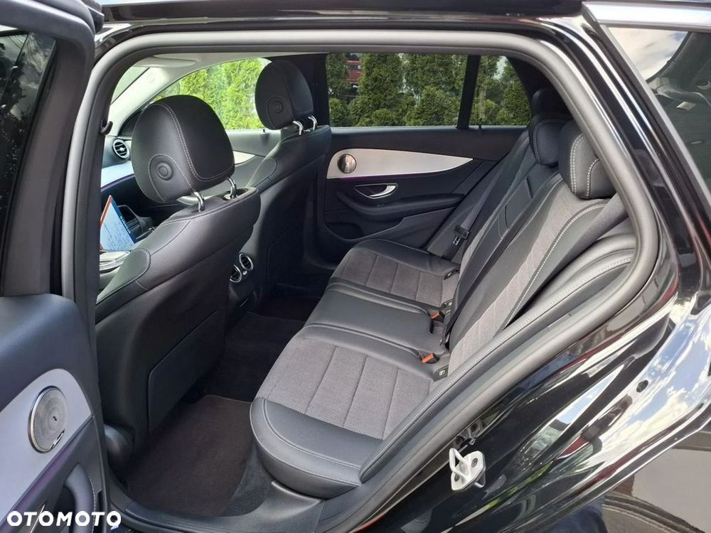 Mercedes-Benz Klasa E 300 de 9G-TRONIC - 17