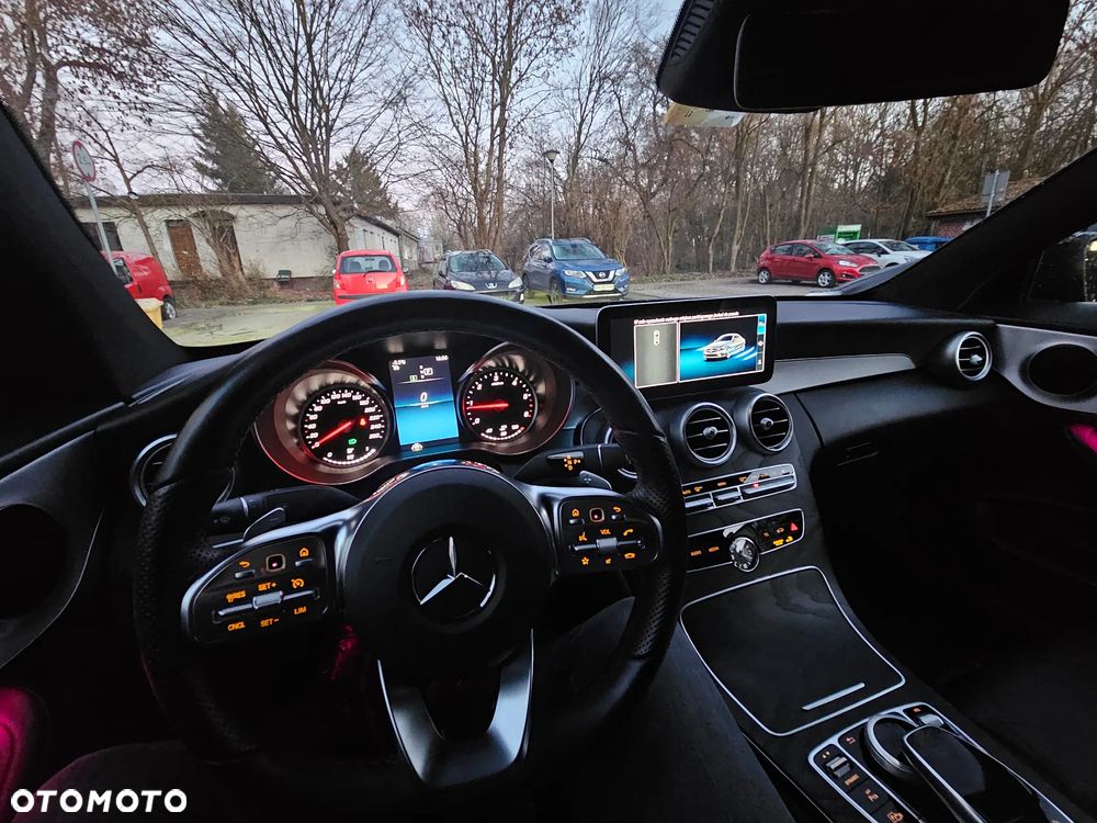 Mercedes-Benz Klasa C 300 d 9G-TRONIC - 21