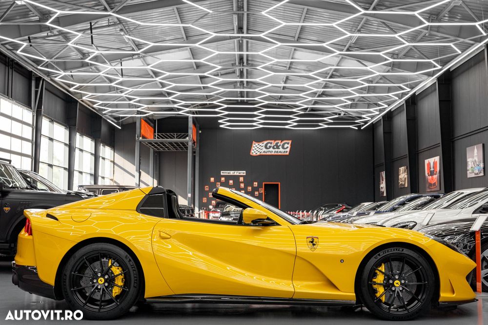 Ferrari 812 - 26