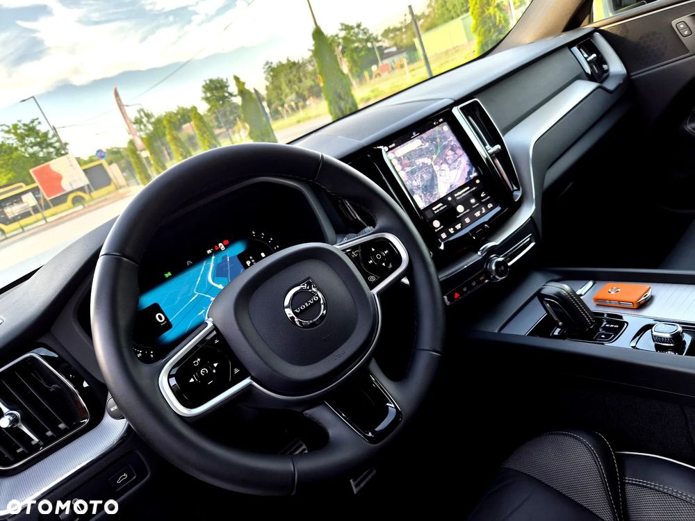 Volvo XC 60 B4 D AWD Plus Dark - 21