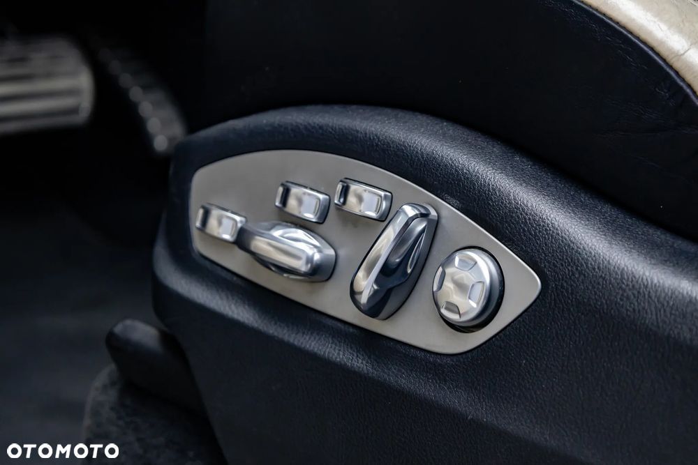 Porsche Cayenne - 16