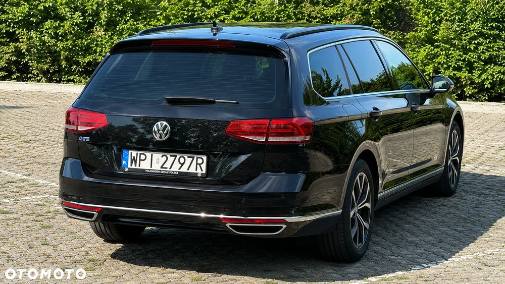 Volkswagen Passat - 8