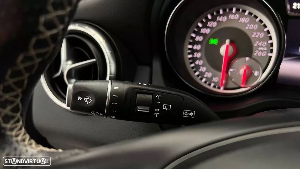 Mercedes-Benz CLA 180 d Shooting Brake Urban - 17