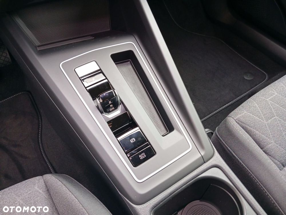 Volkswagen Golf - 22