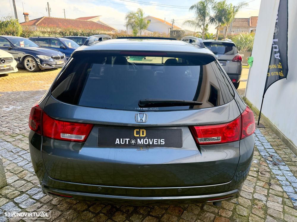 Honda Accord Tourer 2.2 i-DTEC Executive Navi E.Limitada - 4