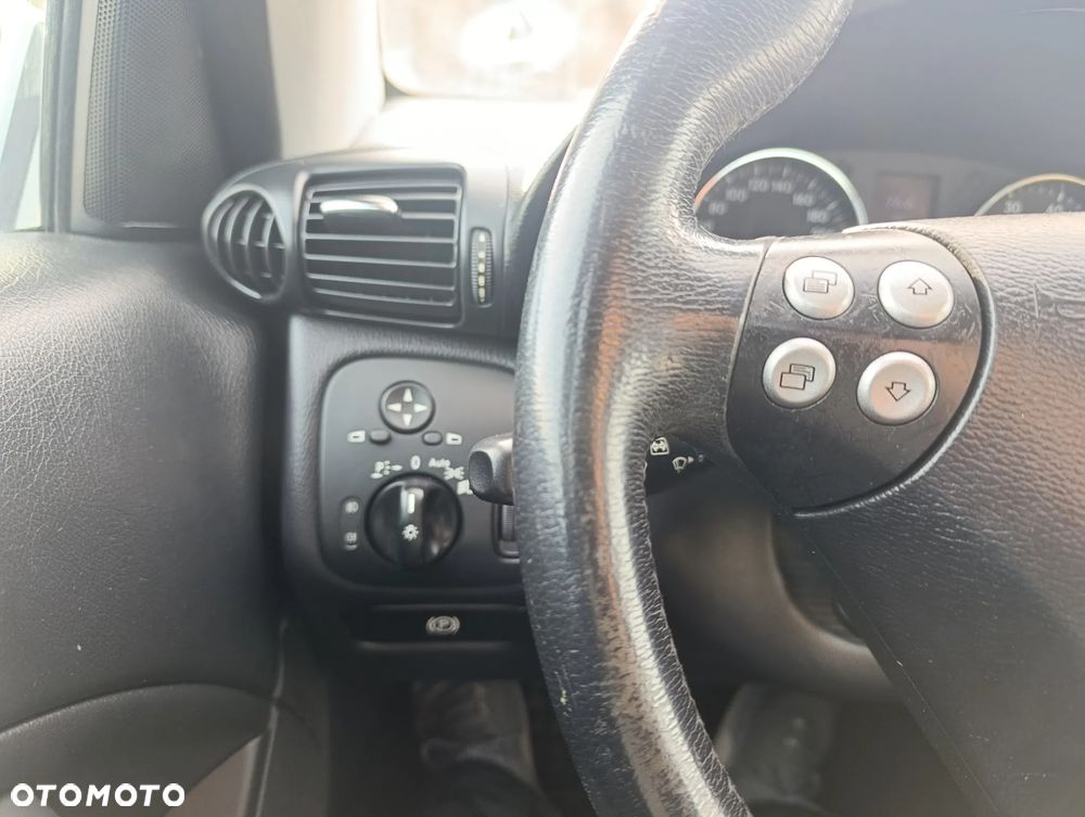 Mercedes-Benz Klasa C 200 Kompressor Sportcoupe - 22