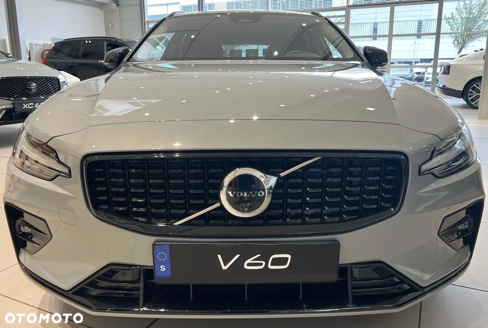 Volvo V60 B4 B DKG Plus Dark - 24