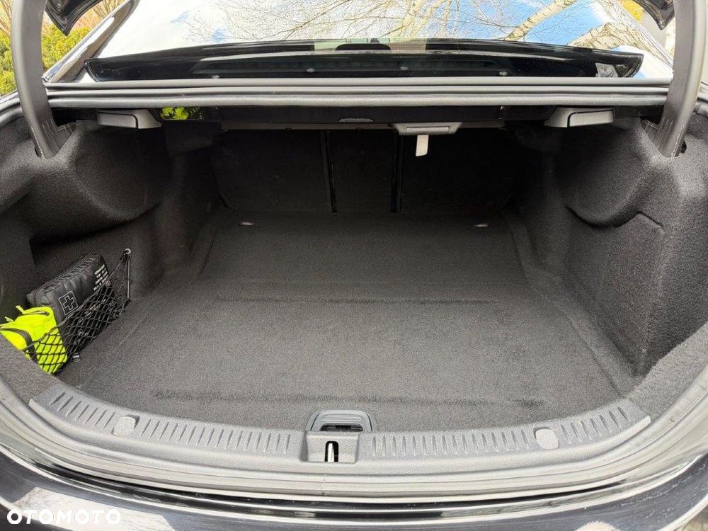 Mercedes-Benz Klasa E 220 d 4-Matic Business Edition 9G-TRONIC - 16