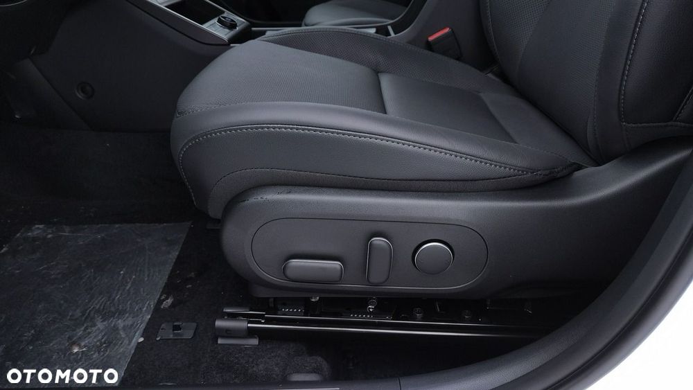 Hyundai Kona - 11