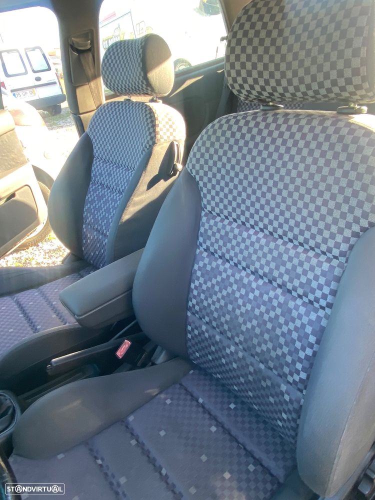 Audi A3 1.6 - 6