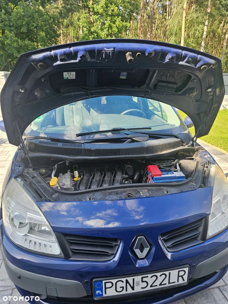 Renault Scenic 1.6 16V Emotion - 9