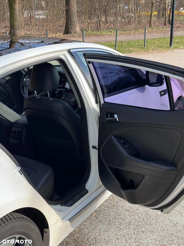 Kia Optima - 16