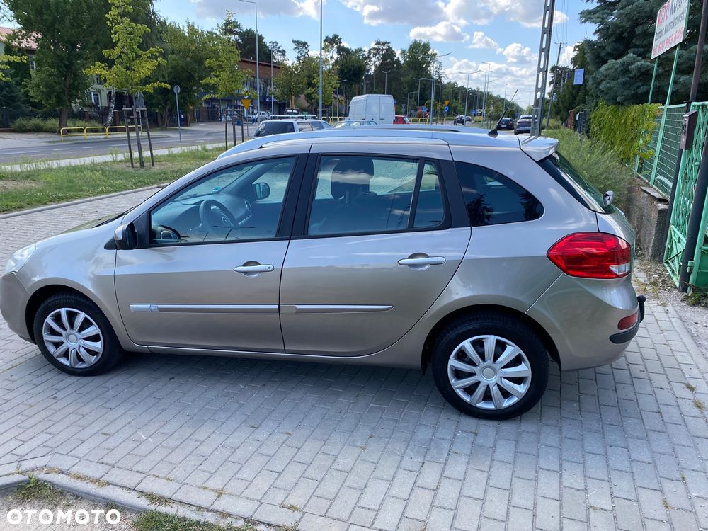 Renault Clio - 10