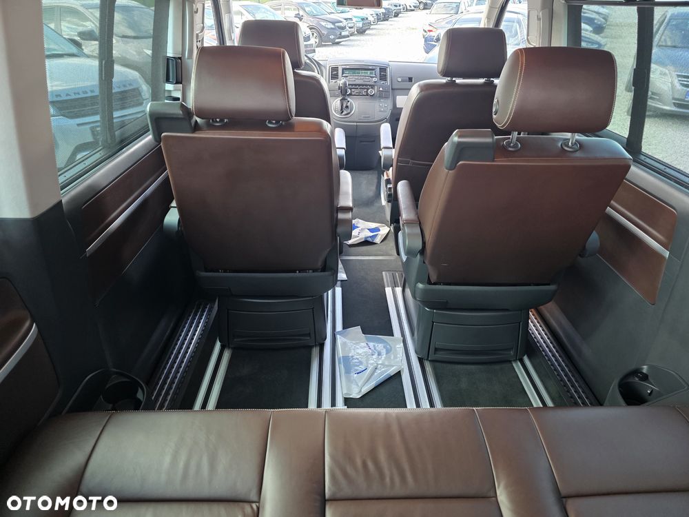 Volkswagen Multivan - 18