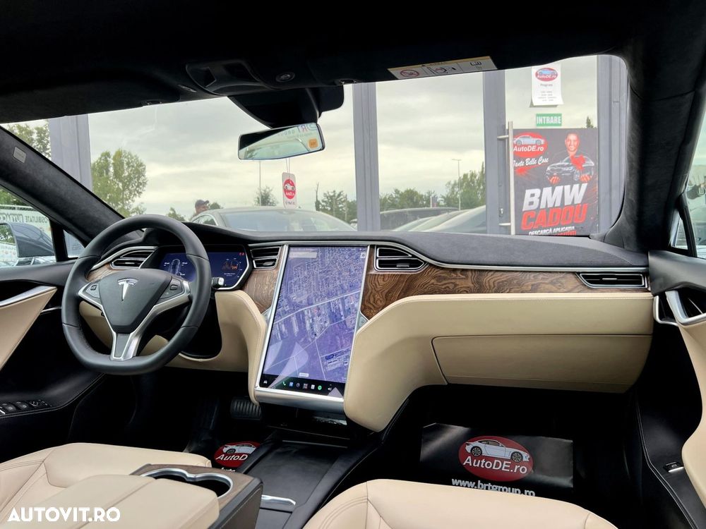 Tesla Model S - 7