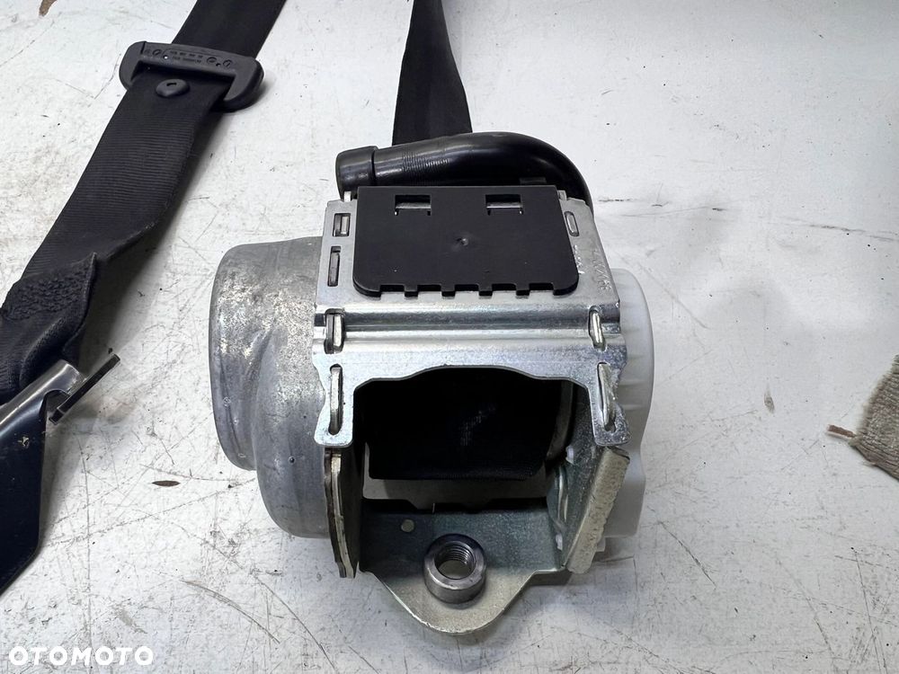 PAS BEZPIECZEŃSTWA PRAWY TYŁ AUDI A5 8W 8W8857806B USZKODZONY - 3