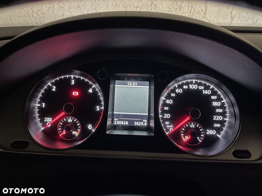 Volkswagen Passat 2.0 TDI Highline DSG - 20