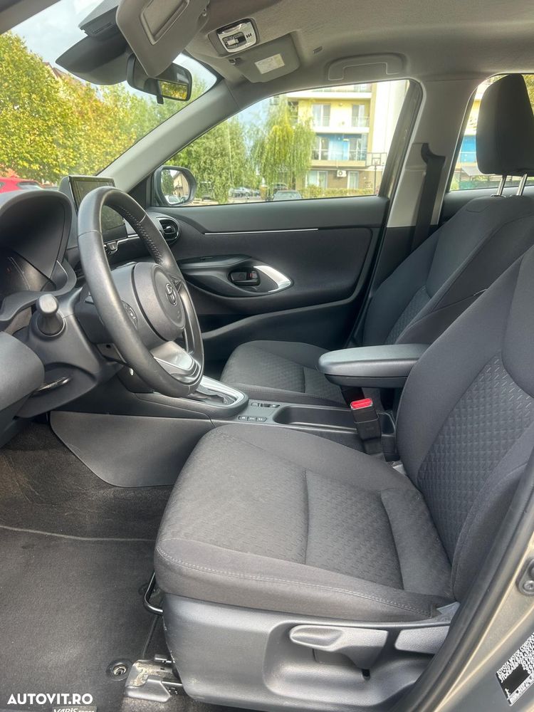Toyota Yaris Cross 1.5 VVT-i HSD 116 4x2 HEV Business - 13