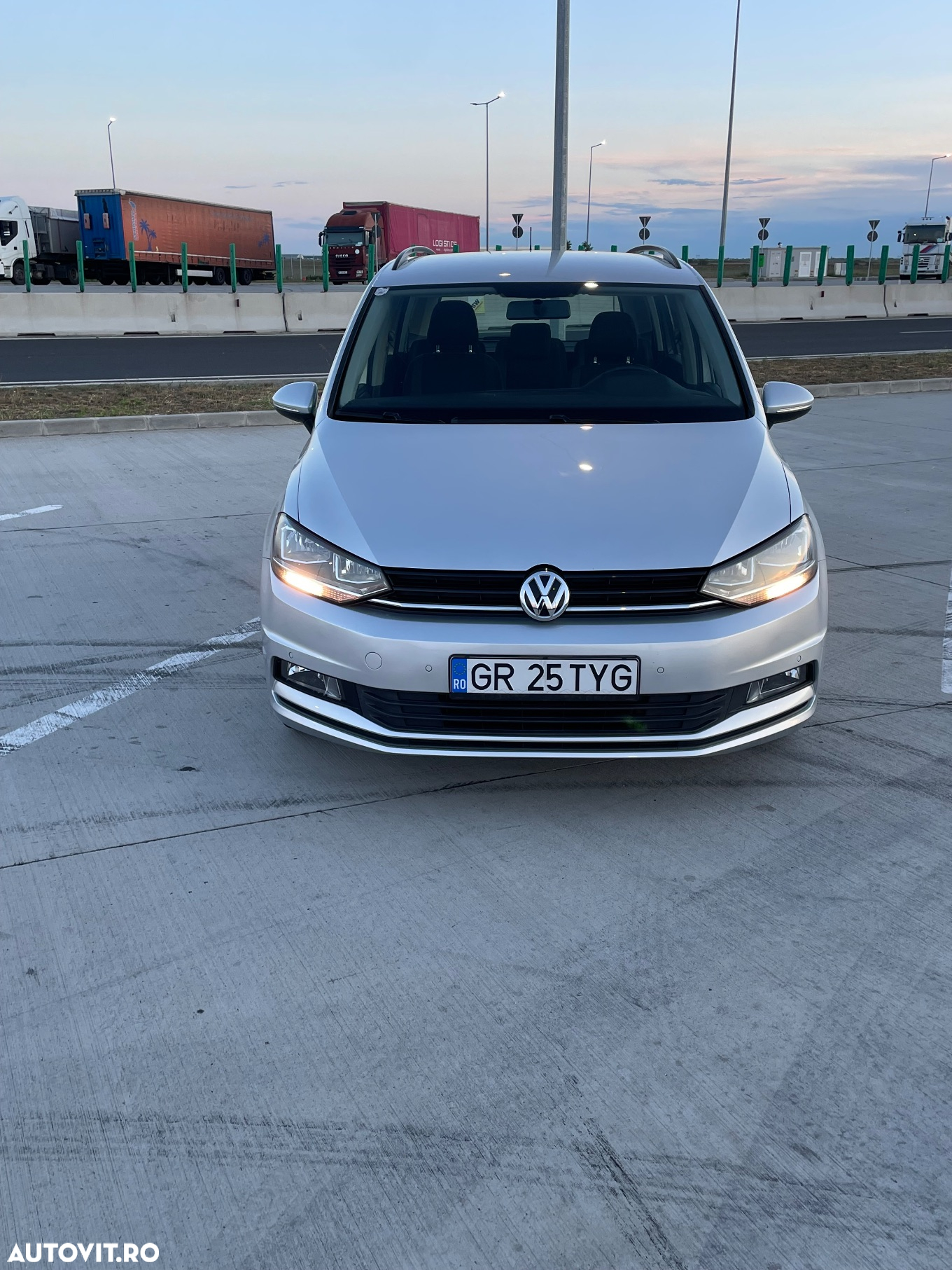 Volkswagen Touran 1.6 TDI SCR (BlueMotion Technology) DSG Comfortline - 8