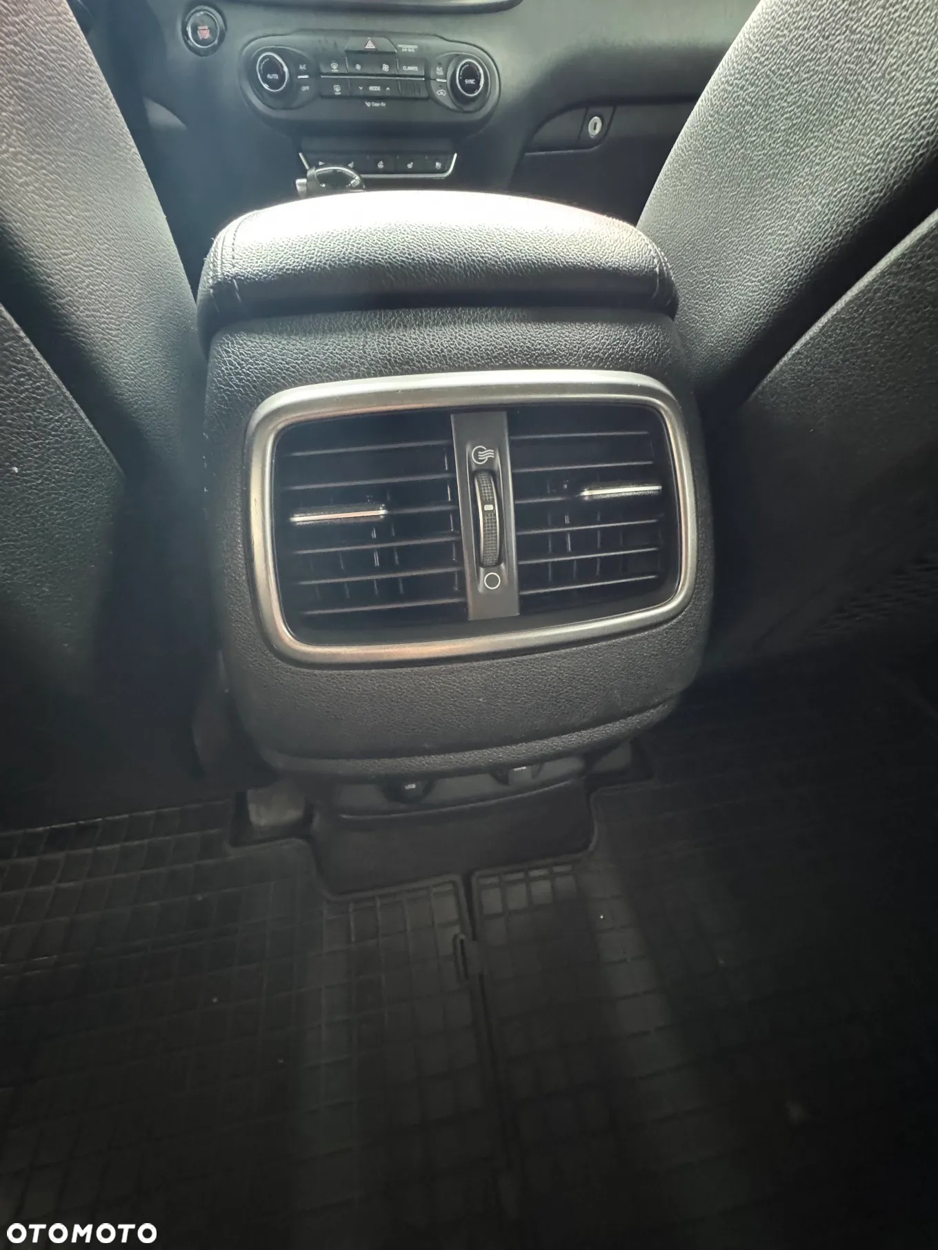 Kia Sorento 2.0 CRDI L - 6