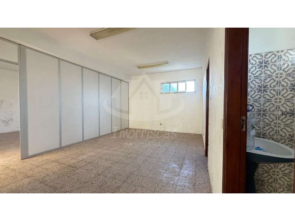 Loja para Arrendamento | 150 m² | Bairro da Fraternidade | São João... - Grande imagem: 5/13