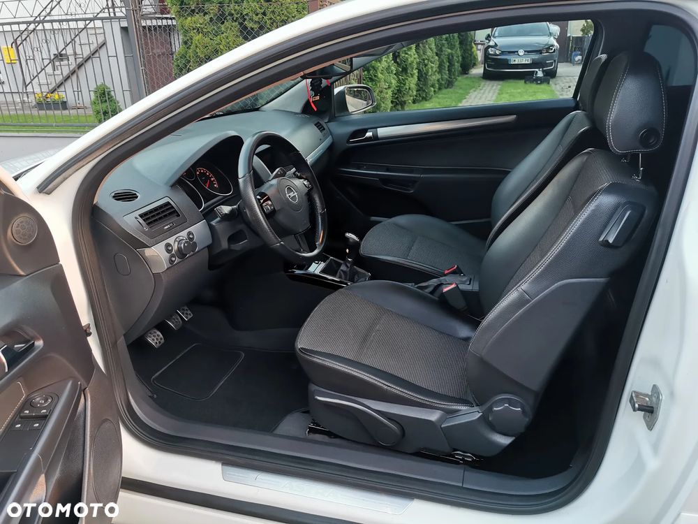 Opel Astra 1.6 Black&White - 7