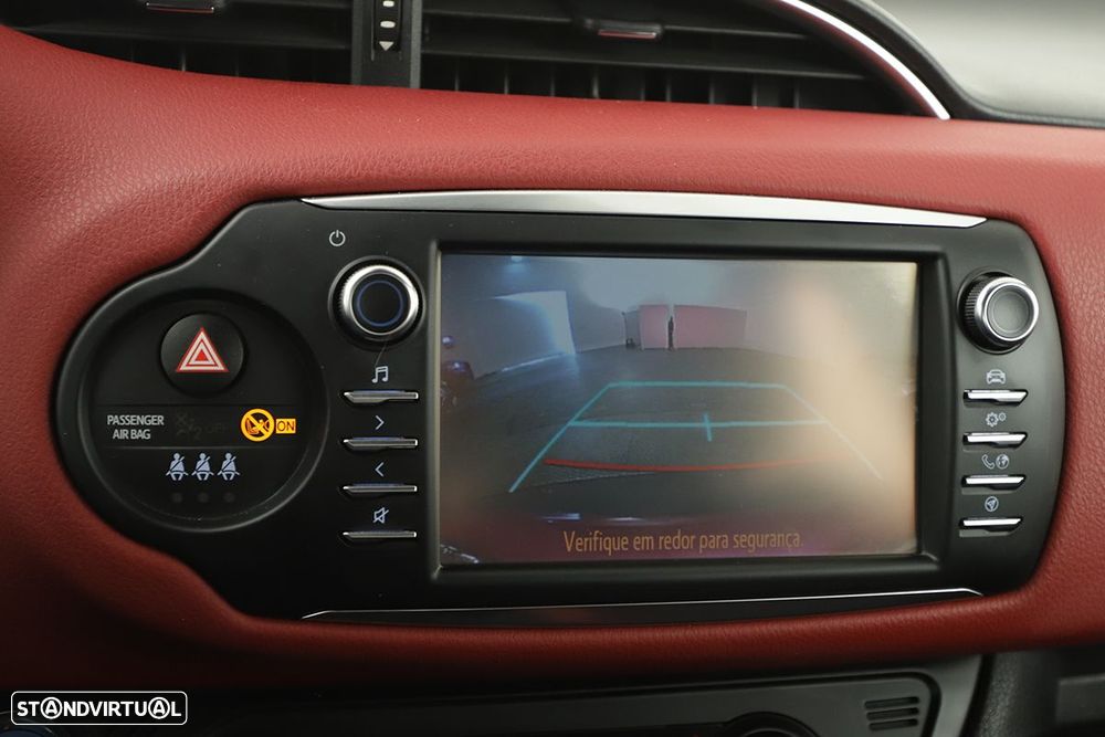 Toyota Yaris - 10