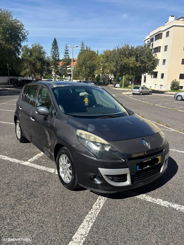 Renault Scénic 1.5 dCi Luxe - 2