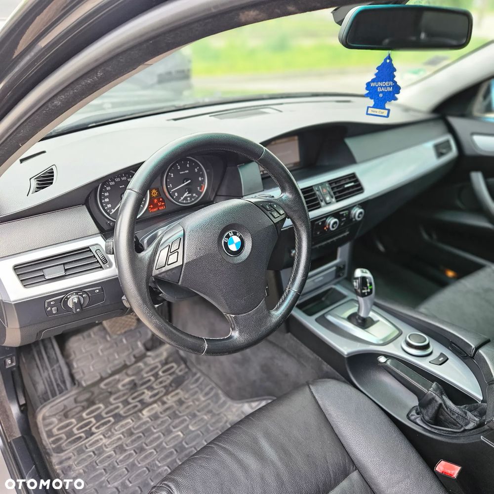 BMW Seria 5 523i Edition Exclusive - 16