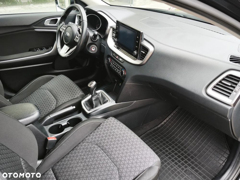 Kia Ceed 1.5 T-GDI M - 7