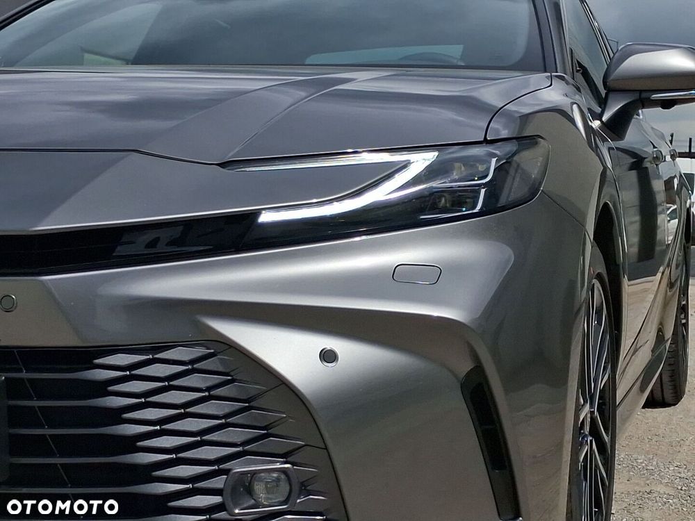 Toyota Camry - 11
