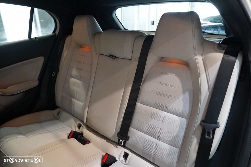 Mercedes-Benz GLA 180 CDi Urban - 24