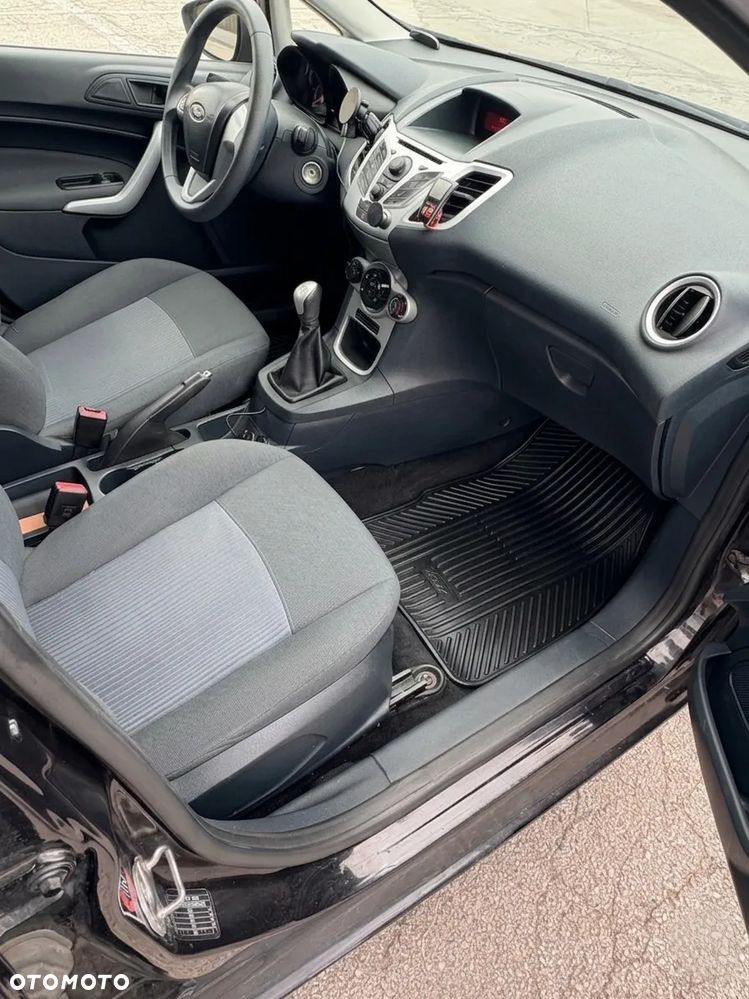 Ford Fiesta 1.25 Titanium - 11