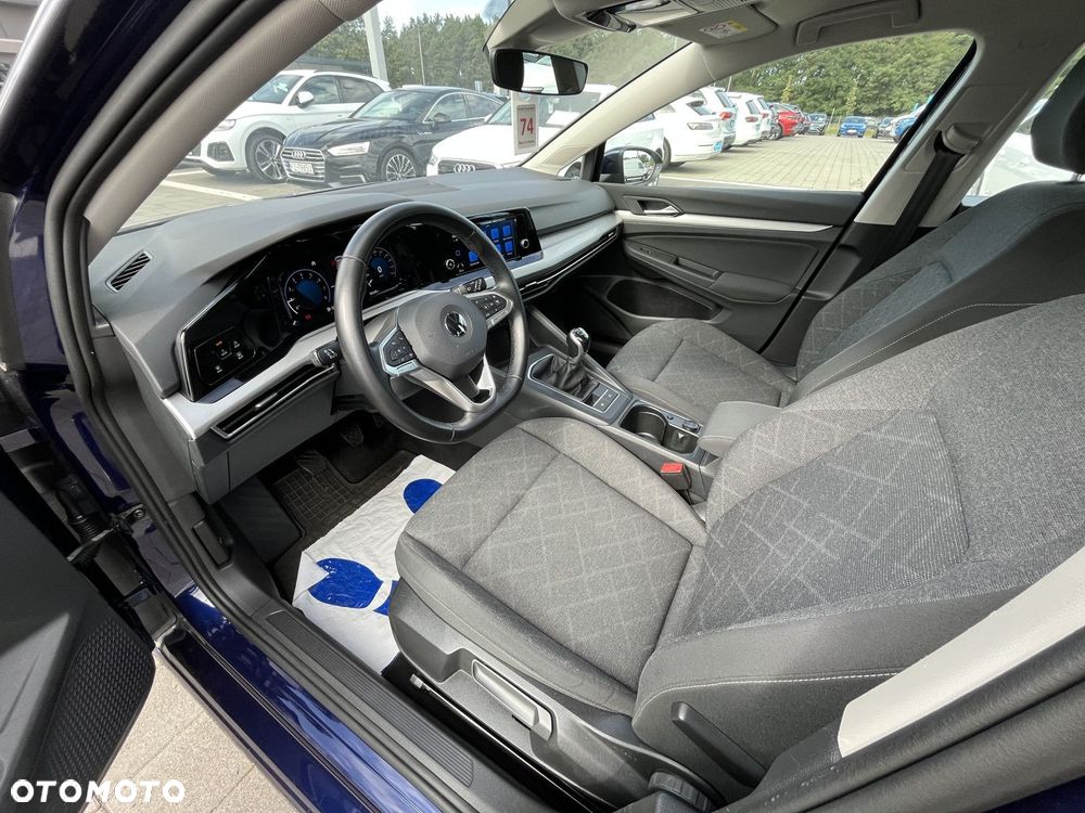 Volkswagen Golf - 10